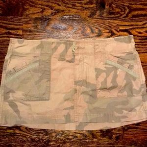 Hollister camouflage mini skirt worn twice
